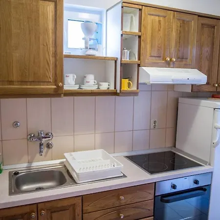 In Rogoznica With Terrace, Air Conditioning, Wi-fi, Washing Machine דירה