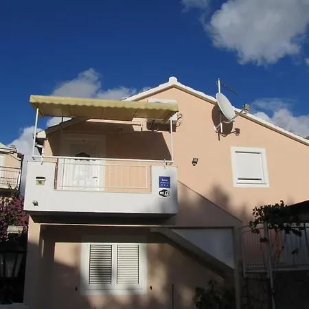 דירה In Rogoznica With Terrace, Air Conditioning, Wi-fi, Washing Machine רוגוזניצה