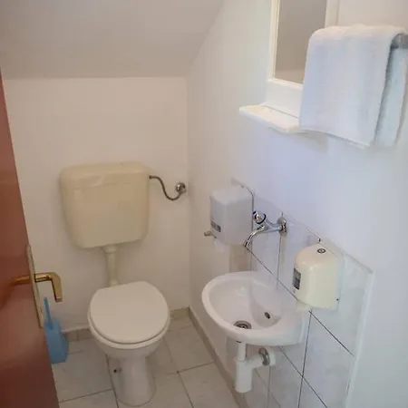 דירה In Rogoznica With Terrace, Air Conditioning, Wi-fi, Washing Machine רוגוזניצה