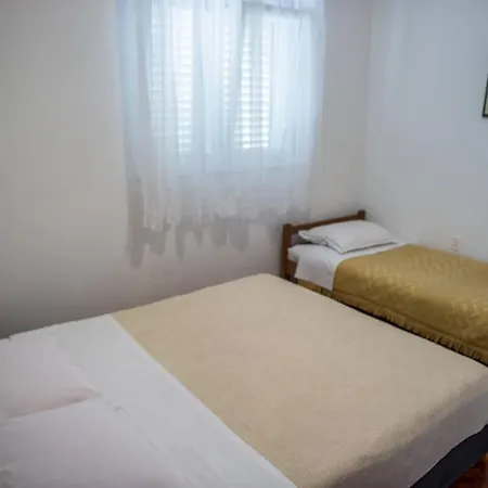 In Rogoznica With Terrace, Air Conditioning, Wi-fi, Washing Machine * רוגוזניצה